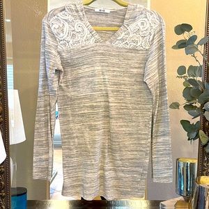 4/$20- Lux & Co. Grey Long Sleeve with Hood Shirt. Size Medium